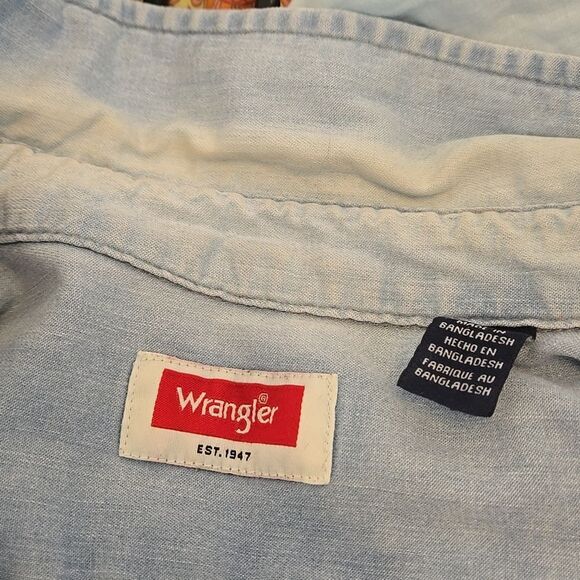Wrangler Light Blue Denim Button Down Shirt - Picture 8 of 8